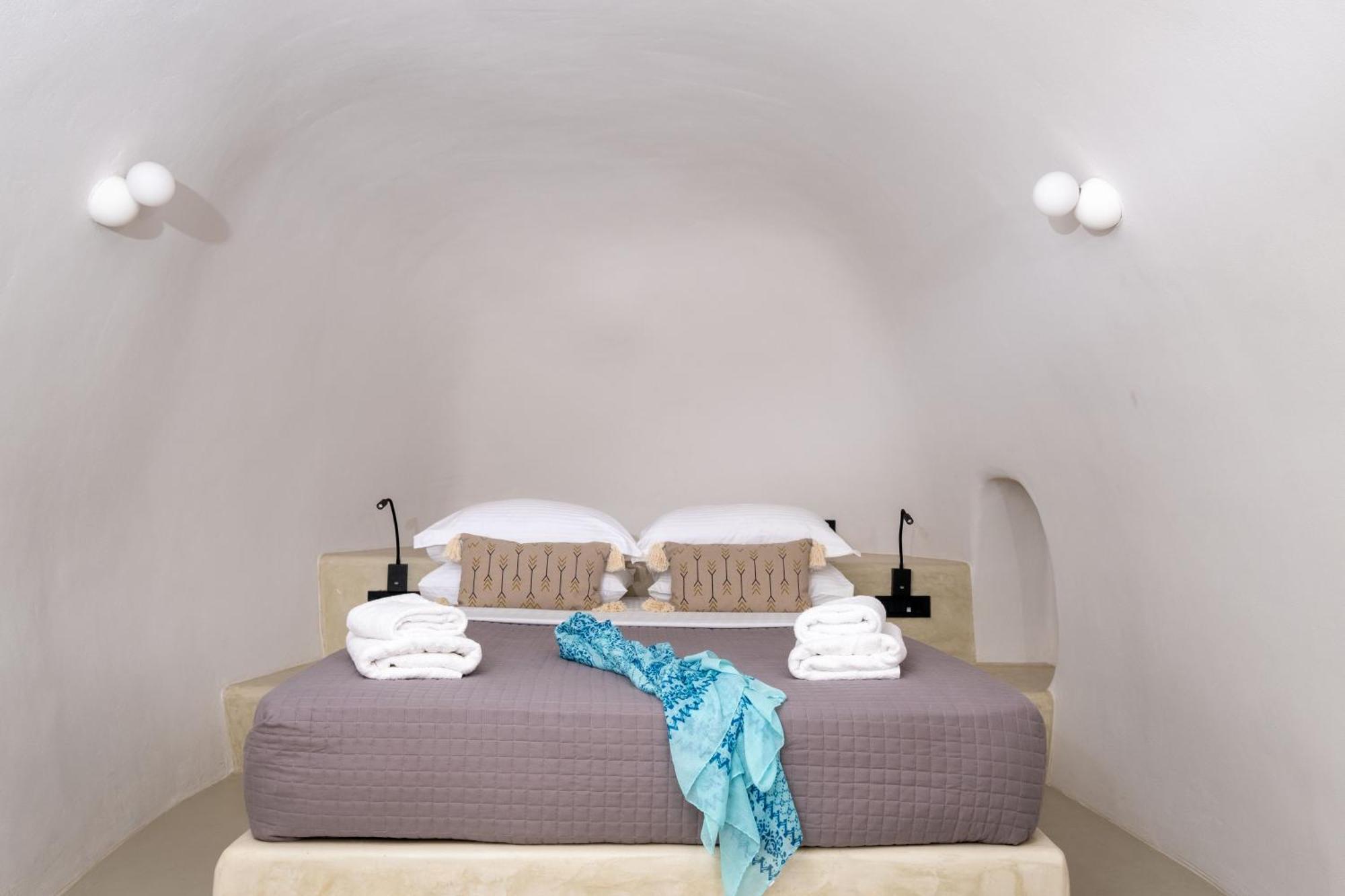 Santoroia Luxury Suites By Caldera Houses Bagian luar foto