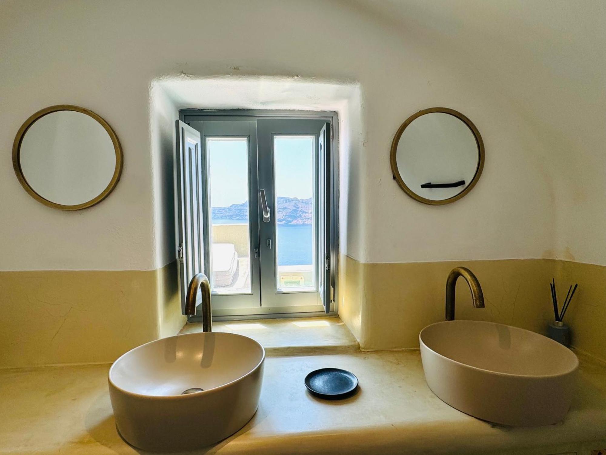 Santoroia Luxury Suites By Caldera Houses Bagian luar foto