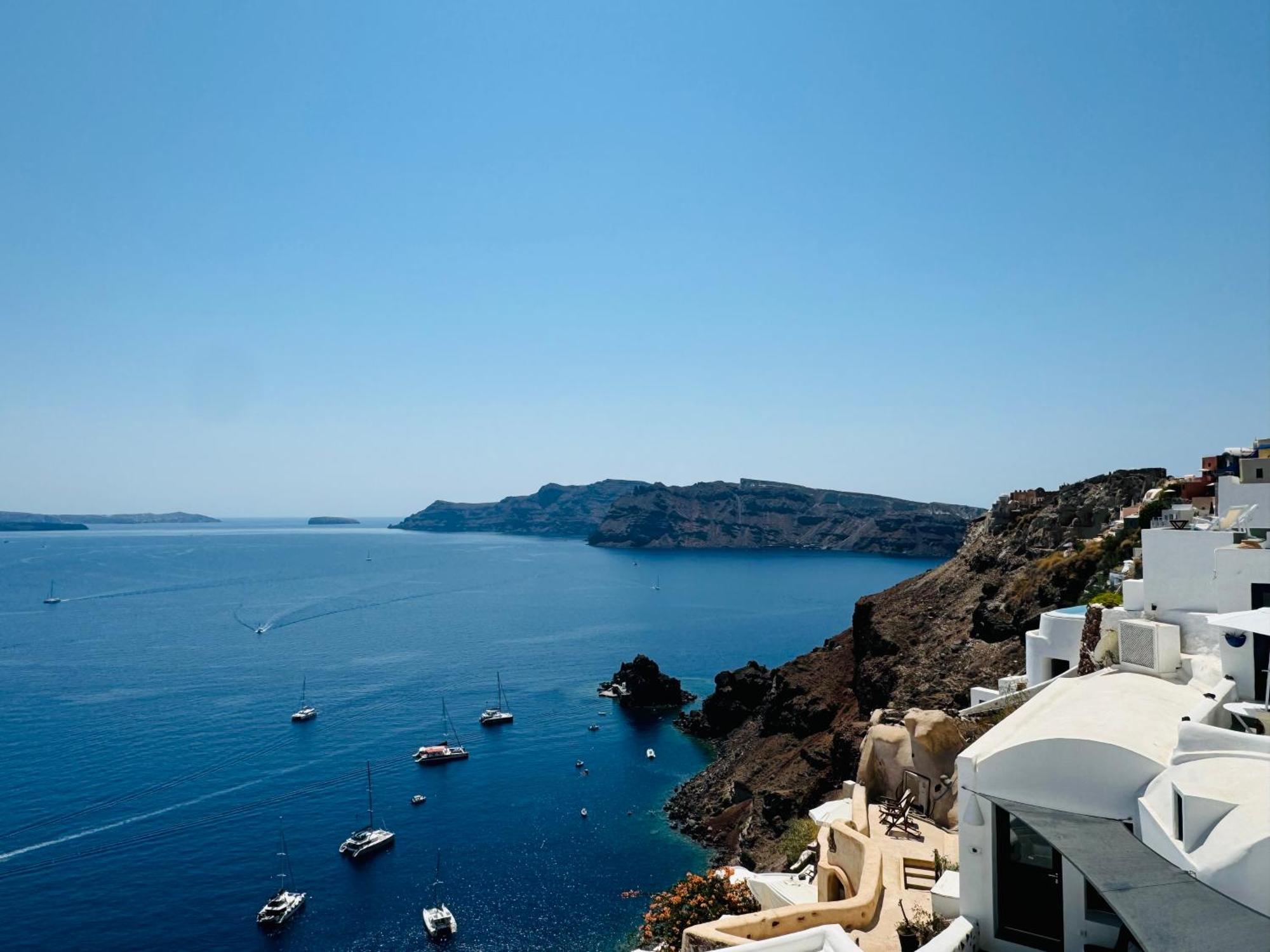 Santoroia Luxury Suites By Caldera Houses Bagian luar foto
